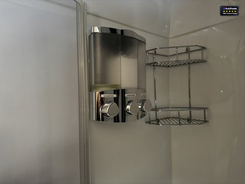 Auto-Trail Comanche Frontier|4 Berth|2 Belts|AUTO|Rear Single Beds|Hab 22