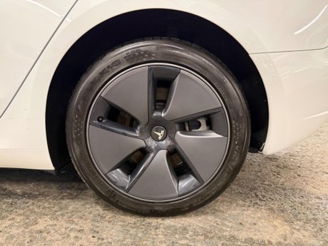 Tesla Model 3 Standard Range Plus Auto RWD 4dr 20