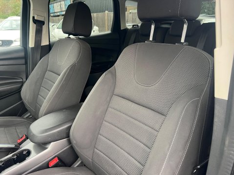 Ford Kuga 2.0 TDCi Zetec AWD Euro 5 5dr 19