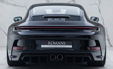 Porsche 911 GT3 TOURING (992) 8