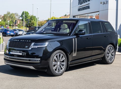 Land Rover Range Rover P400 AUTOBIOGRAPHY LWB 7 Seater 2