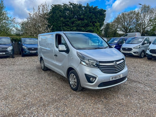 Vauxhall Vivaro SWB Low Roof Sportive 2700 Air Con Sensors Euro 6 NO VAT 4