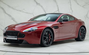 Aston Martin V12 Vantage s 1