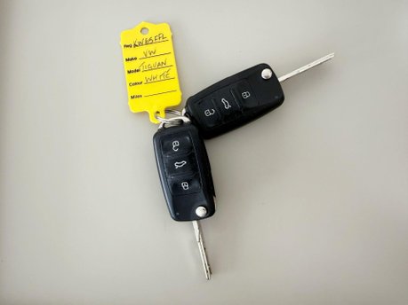 Volkswagen Tiguan 2.0 TDI BlueMotion Tech R-Line Edition DSG 4WD Euro 6 (s/s) 5dr 28