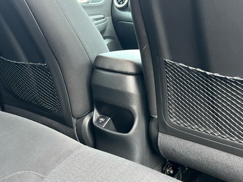 Hyundai KONA T-GDI PREMIUM MHEV 39