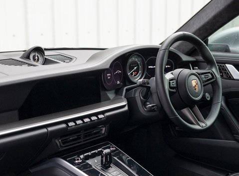 Porsche 911 (992) Turbo S 17