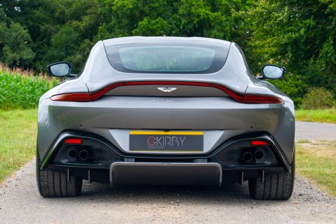 Aston Martin Vantage V8 18