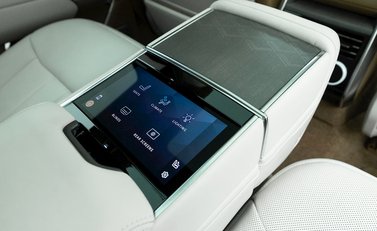 Land Rover Range Rover P530 SV 15