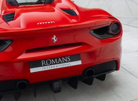 Ferrari 488 SPIDER 29