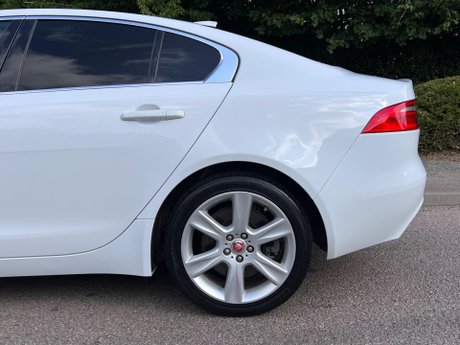 Jaguar XE 2.0i Portfolio Auto AWD Euro 6 (s/s) 4dr 11
