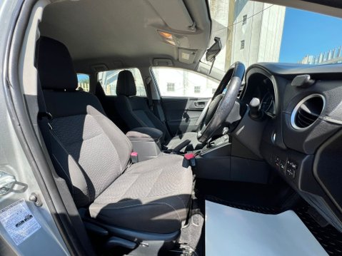 Toyota Auris VVT-I ICON PLUS 31