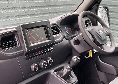 Nissan Interstar DCI TEKNA PLUS L2H2 13