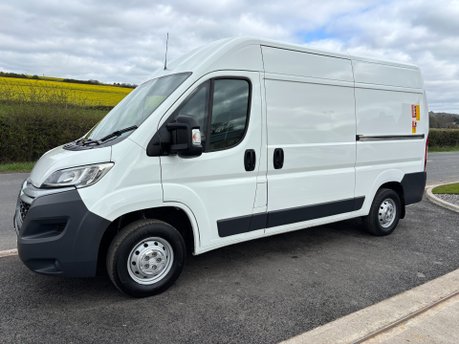 Citroen Relay 35 L2H2 Enterprise Panel Van with Tail Lift 