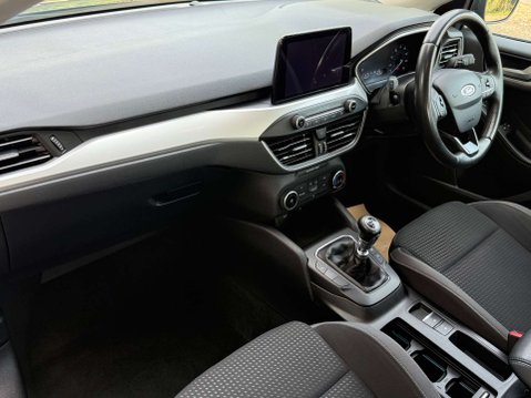 Ford Focus 1.5 Focus Zetec TDCI 5dr 3