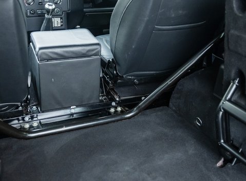 Land Rover Defender 90 XS 13