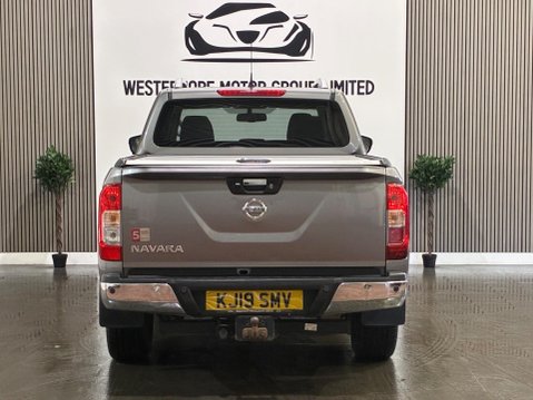 Nissan Navara 2.3 dCi Tekna 4WD Euro 6 (s/s) 4dr 21