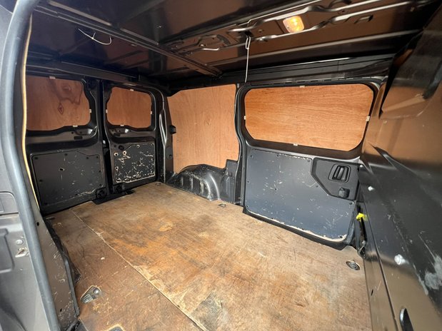 Peugeot Expert MWB L2H1 (SOLD) Low Roof Professional 3100 Air Con Sensors Cam EURO 6 NO VA 10