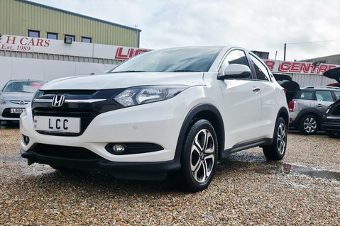 Honda HR-V 1.5 I-VTEC SE LOOK! JUST 49000 MILES! 4 MAIN DEALER SERVICES  4