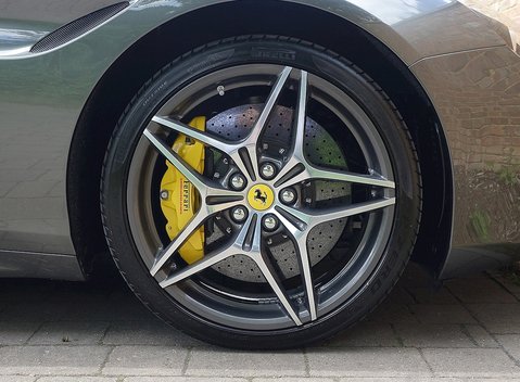 Ferrari California T 16