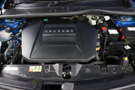 Peugeot 2008 GT PREMIUM 45