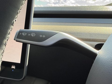 Tesla Model Y (Dual Motor) Long Range SUV 5dr Electric Auto 4WDE (384 bhp) 37