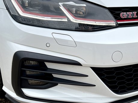 Volkswagen Golf GTI PERFORMANCE TSI DSG 16