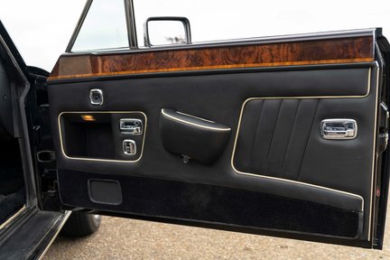 Rolls-Royce Corniche II Convertible 35