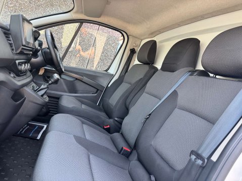 Renault Trafic 2.0 dCi Blue SL30 Advance Panel Van 5dr Diesel Manual L1 H1 Euro 6 (s/s) (1 30