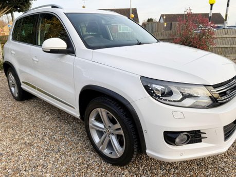 Volkswagen Tiguan 2.0 TDI BlueMotion Tech R-Line DSG 4WD Euro 5 (s/s) 5dr 7