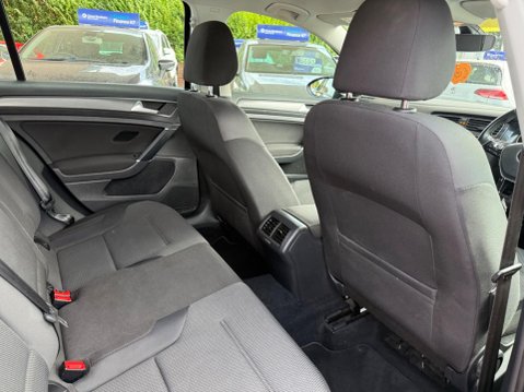 Volkswagen Golf 1.6 TDI BlueMotion Tech SE Nav Euro 6 (s/s) 5dr 20