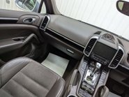 Porsche Cayenne 3.0 Cayenne D Platinum Edition V6 Tiptronic S A 4WD 5dr 44