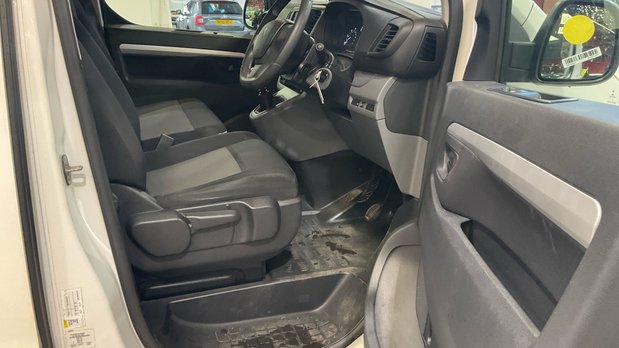 Peugeot Expert Crew Cab MWB L2H1 Low Roof Professional 3100 Air Con Alloys Sensors EURO 6 9