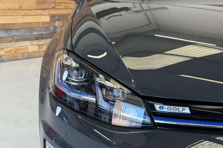 Volkswagen Golf 35.8kWh e-Golf Hatchback 5dr Electric Auto (136 ps) 17