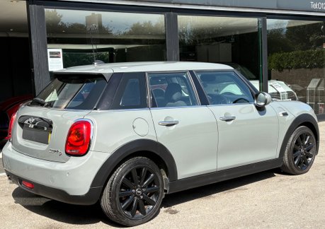 Mini Hatch Cooper D 1.5 Steptronic Automatic Chili / Media XL 5 door - PRO SAT NAV 2