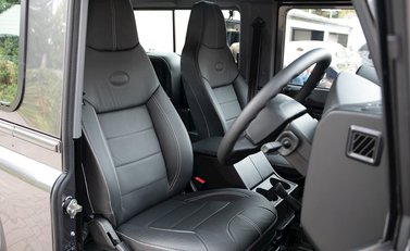 Land Rover Defender 90 TD XS Station Wagon 12