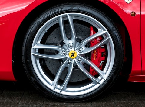 Ferrari 488 Spider 12