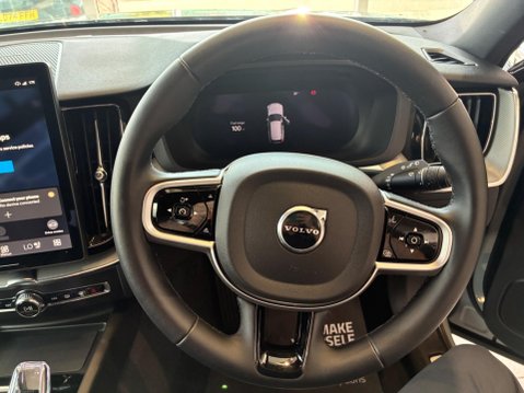 Volvo XC60 2.0 B5 MHEV Plus Black Edition Auto AWD Euro 6 (s/s) 5dr 32