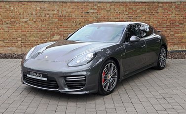 Porsche Panamera GTS 5