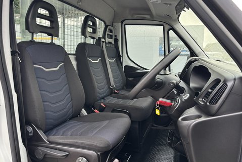 Iveco Daily 35C14 Beavertail Lawnmower Body - Large Ramp - Removable Cages 4
