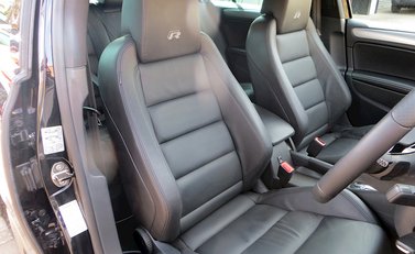 Volkswagen Golf R 11