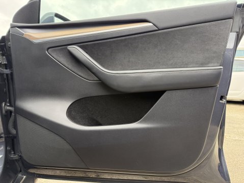 Tesla Model Y SUV 5dr Electric Auto RWD (346 ps) 32