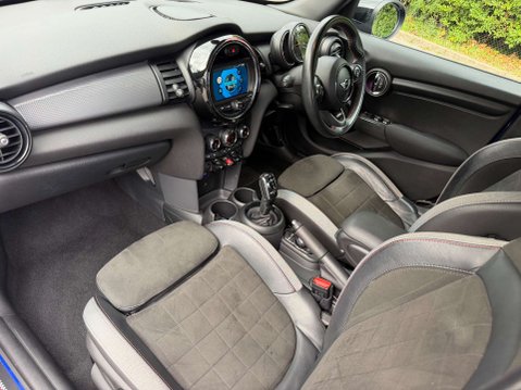 Mini Hatch 1.5 Cooper Sport Auto 5dr 21