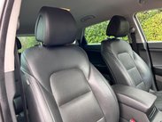 Hyundai TUCSON 2.0 CRDi Premium Auto 4WD Euro 6 5dr 16