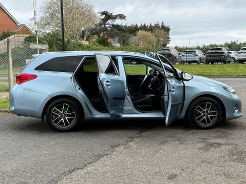 Toyota Auris **SORRY NOW SOLD** 3