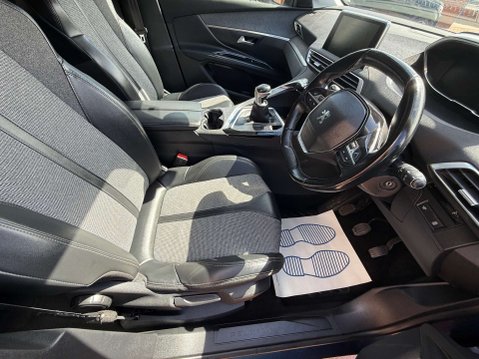Peugeot 5008 1.5 BlueHDi Allure Euro 6 (s/s) 5dr 40