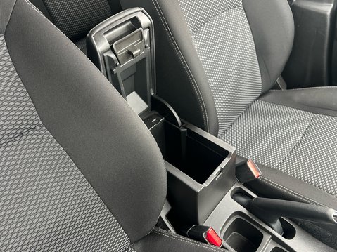 Suzuki Vitara SZ-T BOOSTERJET MHEV 29