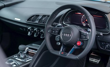 Audi R8 V10 Plus 11