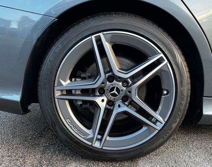 Mercedes-Benz C Class 1.5 C 200 AMG Line Premium Auto 5dr 15