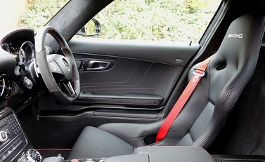 Mercedes-Benz SLS AMG GT 20