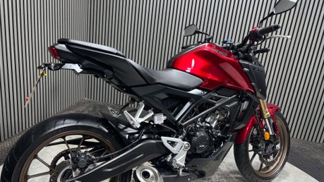Honda CB 2024 ONLY 3K EXCELLENT CONDITION WARRANTY 125CC 7